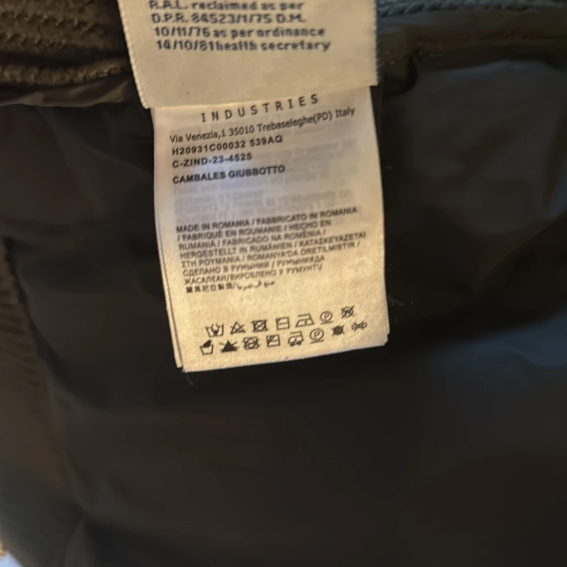 Olivgrön stickad hybridjacka från Moncler - 4