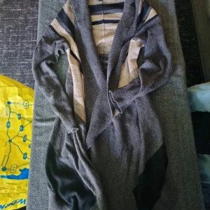 Kofta från Lindex - Kofta från Lindex stl M Pris:75kr