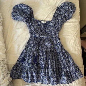 Klänning - Klänning Zara