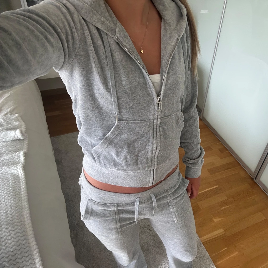 Grått mjukissätt från Juicy Couture