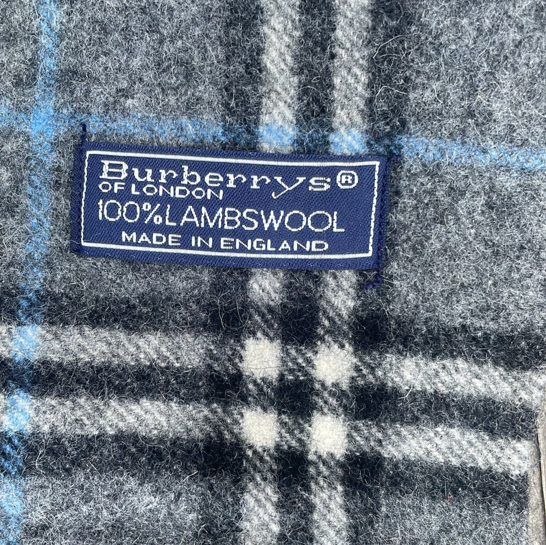 Grå burberry halsduk - 1
