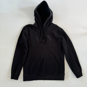 VALENTINO HOODIE  - Valentino Hoodie - Storlek L - Tecken på användning: minimala - Nypris: ca 8000kr - deluxecloset 
