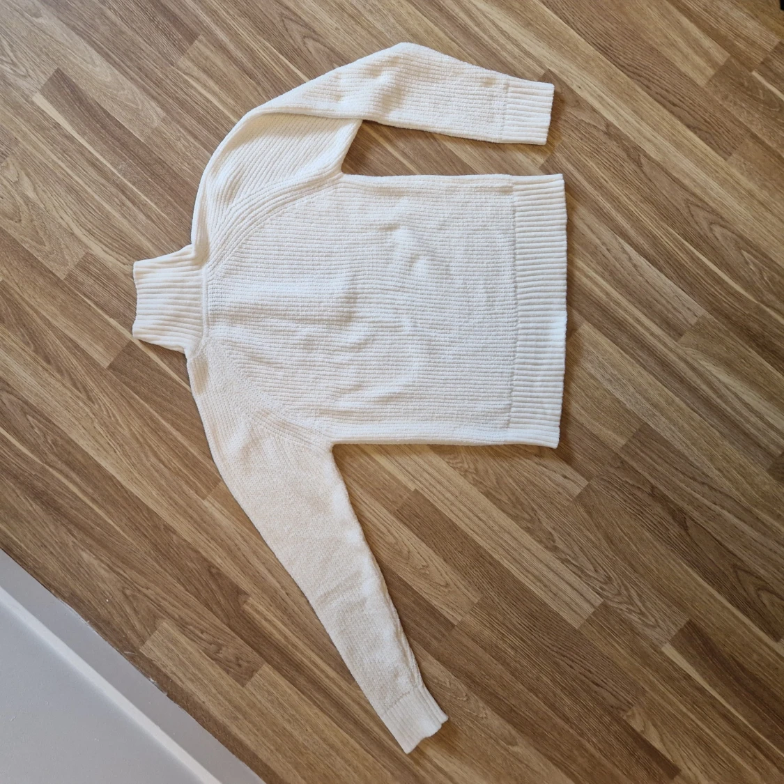 Tröja köpt på Intersport - 2