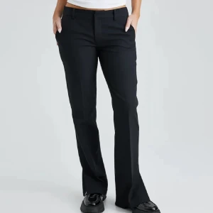 Lågmidjade kostymbyxor  - 250 kr + frakt