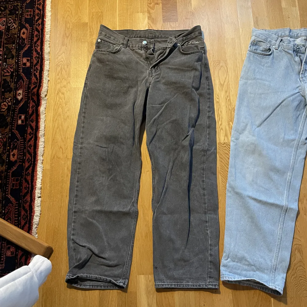 Använt rätt så mycket men fint skick. Skate jeans. 1-200 2-350. Jeans & Byxor.