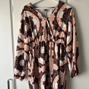 Shein klänning strl L - Strl L