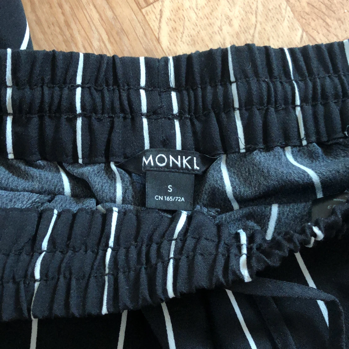 Randiga kostymbyxor - 90