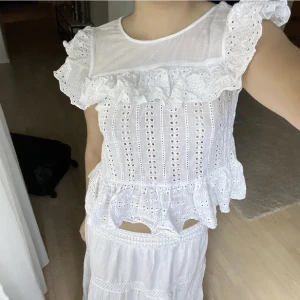 Volang topp  - Så söt topp som är perfekt inför skolstarten!! Den är endast använd en gång!