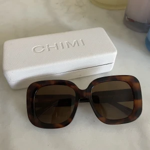 Chimi solglasögon  - I princip som i nyskick, knappt använda! 