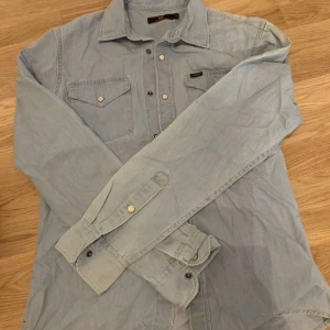 Skjorta  - Helt oanvänd 