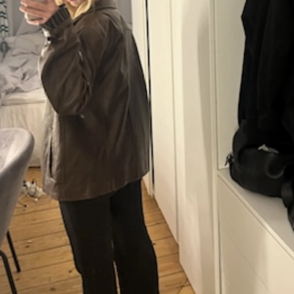 Brun skinnjacka  - 90