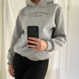 Tommy hilfiger hoodie (inte äkta)