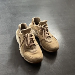 Nike huarache - Färgen syns bäst på sista bilden 🤩