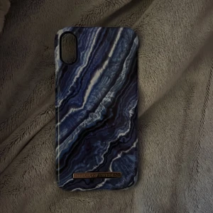Mobilskal iphone XR - Säljer mitt jättefina skal för en iphone xr pga att jag har en annan telefon💕 Skalet är helt utan defekter och i jättefint skick!!! Nypris 299kr, mitt pris 70kr!!
