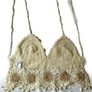 Topp - Topp man knyter runt ryggen och nacken. Köpte i en butik i Grekland för nypris 400 kr❣️