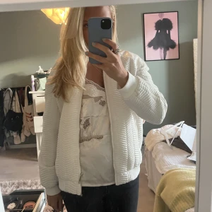 Vit jacka - Skit snygg vit jacka!! Helt oanvänd!!❤️