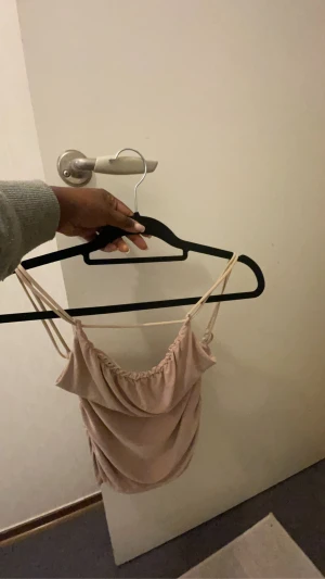 Festlig topp - Fin topp, använt bara 1 gång. Stretchig material