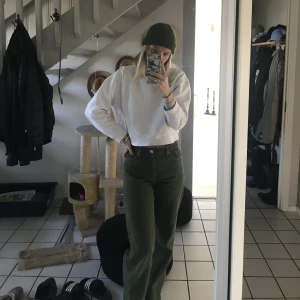 Jeans Monki - Säljer dessa snygga jeans från MONKI då de inte passar mig längre.  Storlek: 27 165/68A