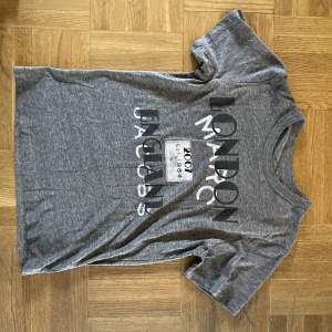 Supersnygg grå Marc Jacobs T-shirt! Storlek S❤️
