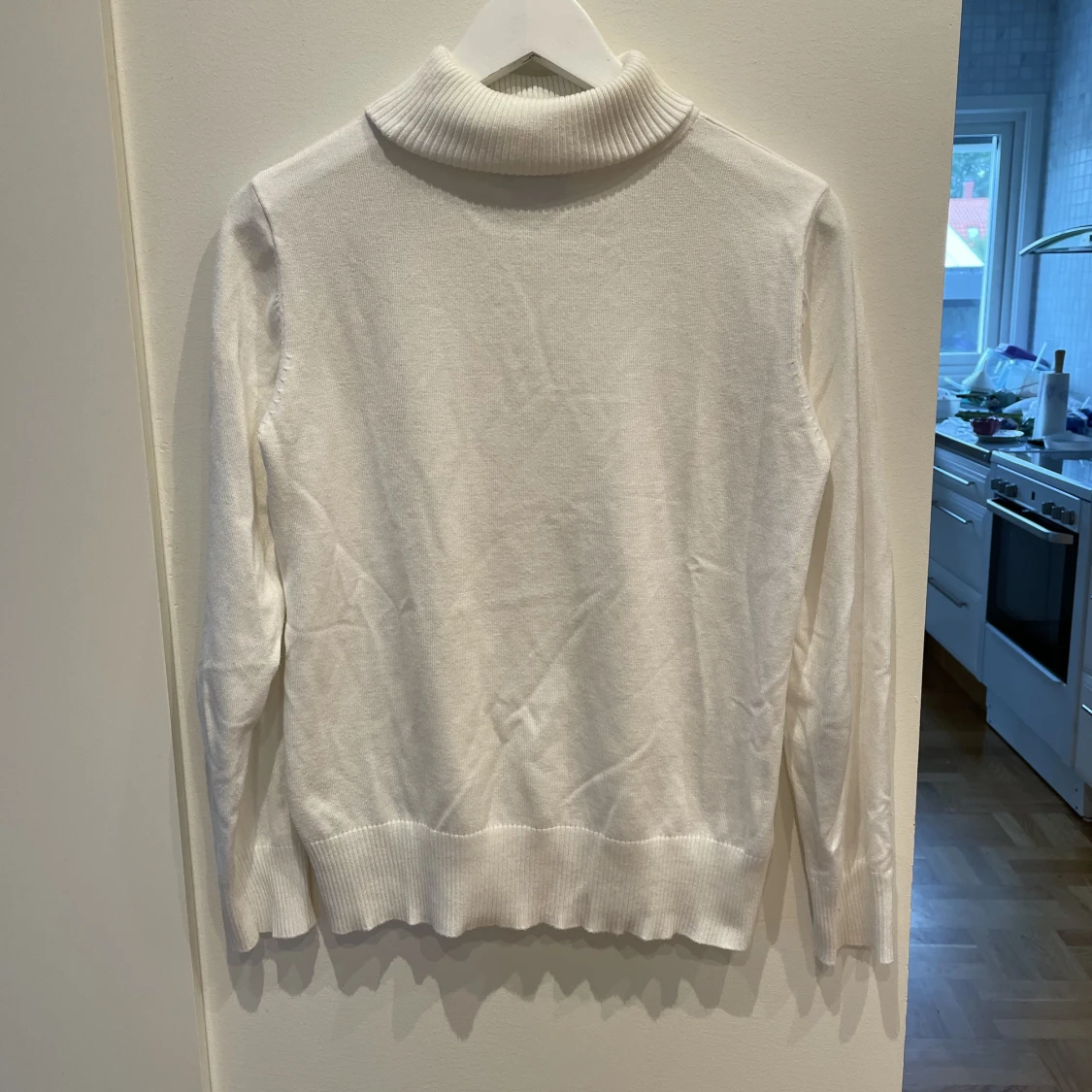 Vit finstickad tröja - 90