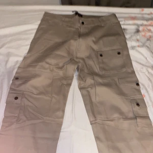 Cargo byxor - Den passade inte och har aldrig använd den storlek s
