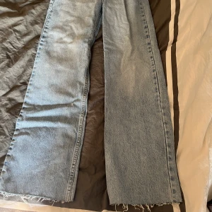 Jeans - Snygga sköna jeans från PULL&BEAR i en rak passform🫶🏻