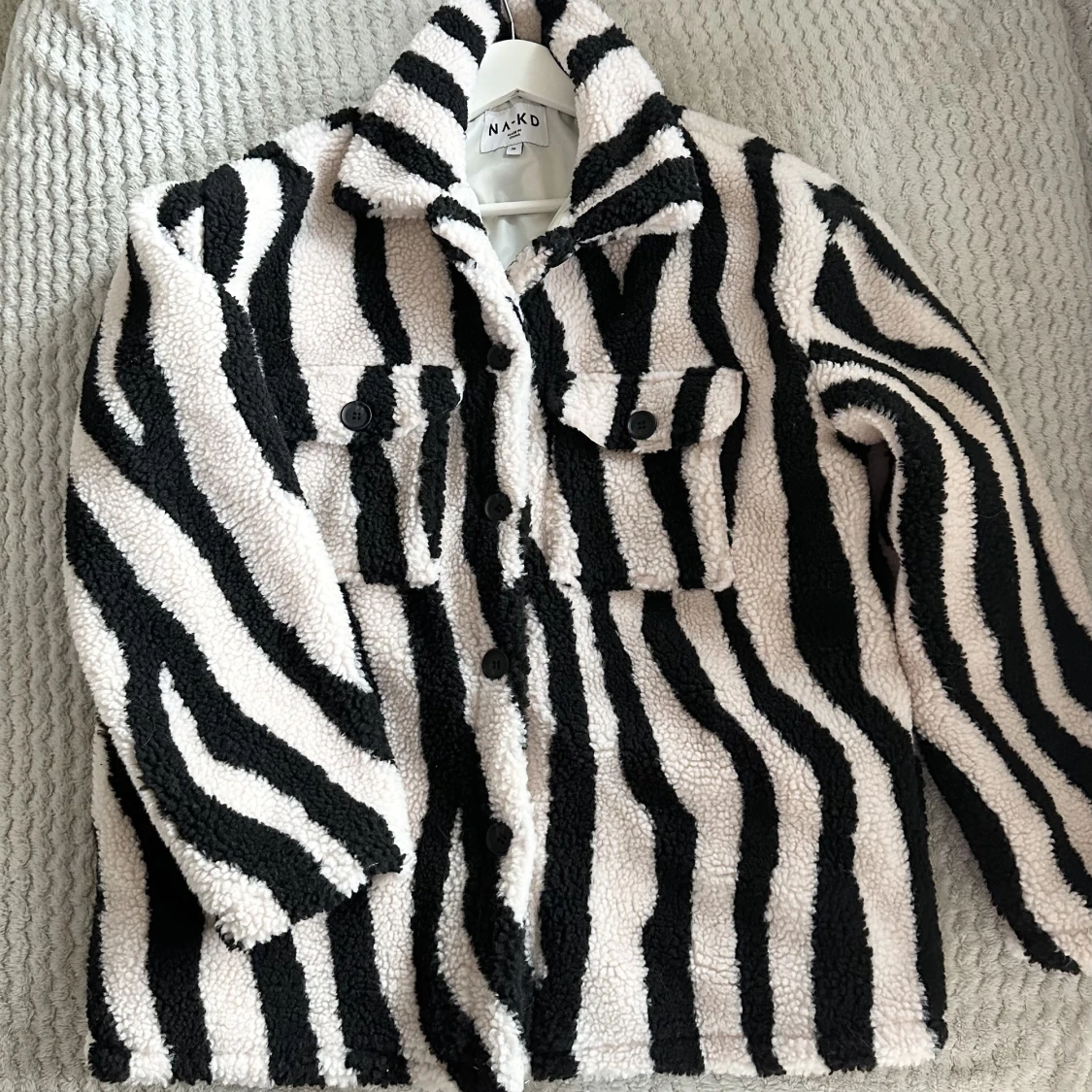 NA-KD teddyjacka 