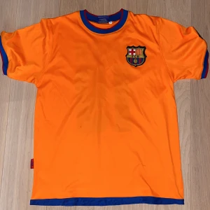 BARCELONA RETRO MESSI  - BARCELONA RETRO MESSI ORANGE