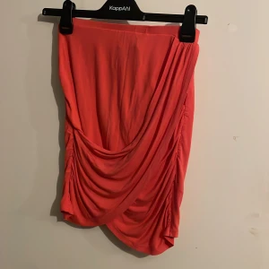 Rosa kjol - Rosa kjol från NLY TREND. Storlek S men passar S/M.