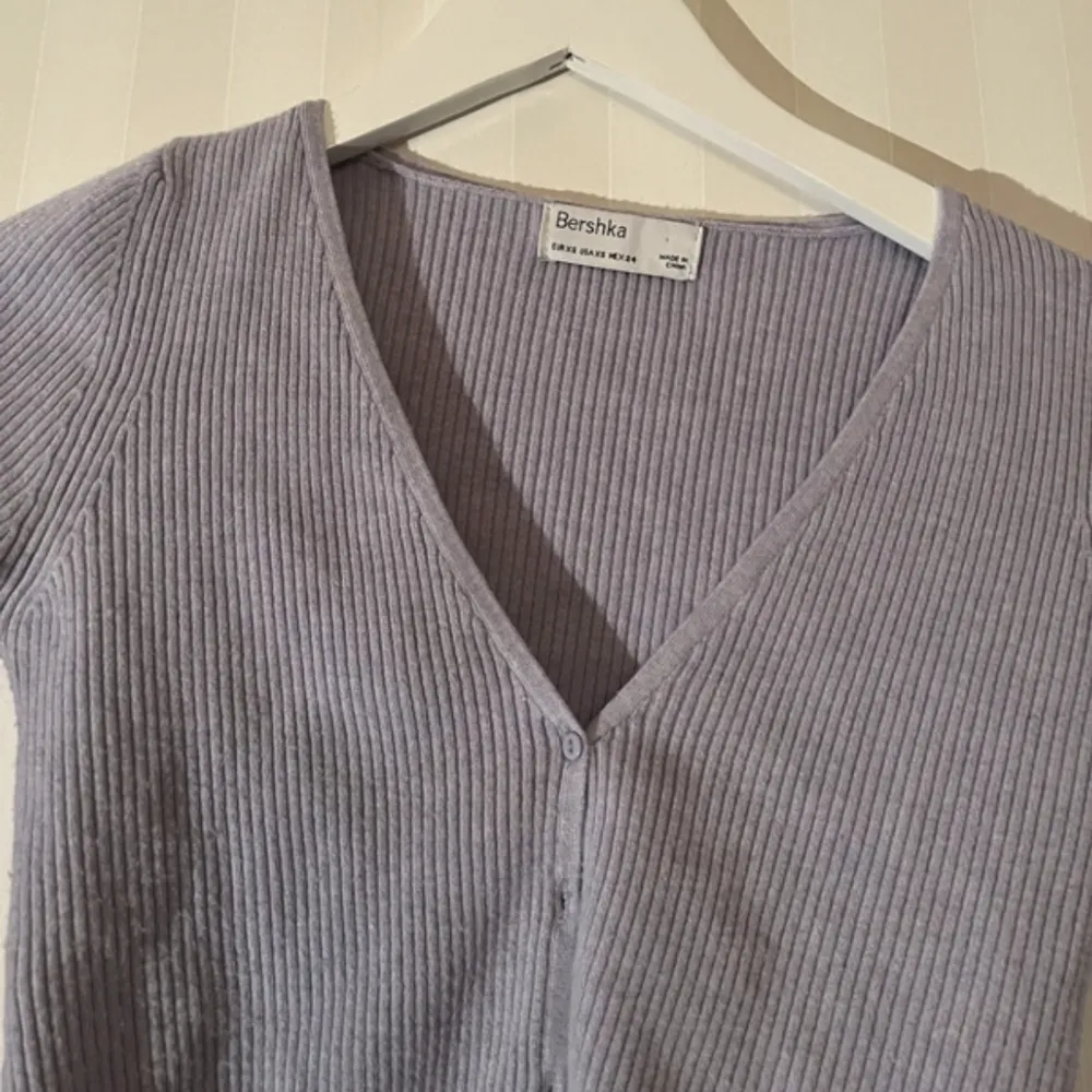 Crop cardigan från bershka . Tröjor & Koftor.