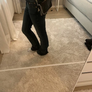 Tiamo väska - En jätte fin Tiamo väska i svart har nästan aldrig blivit använts och är i jätte bra kvalitet 