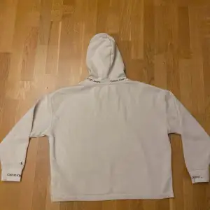 Calvin Klein hoodie beige nyskick