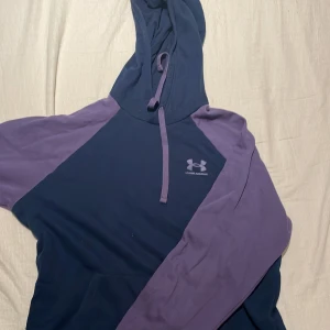 Under armour hoodie - Under armor hoodie köpt i USA ganska skön och mjuk