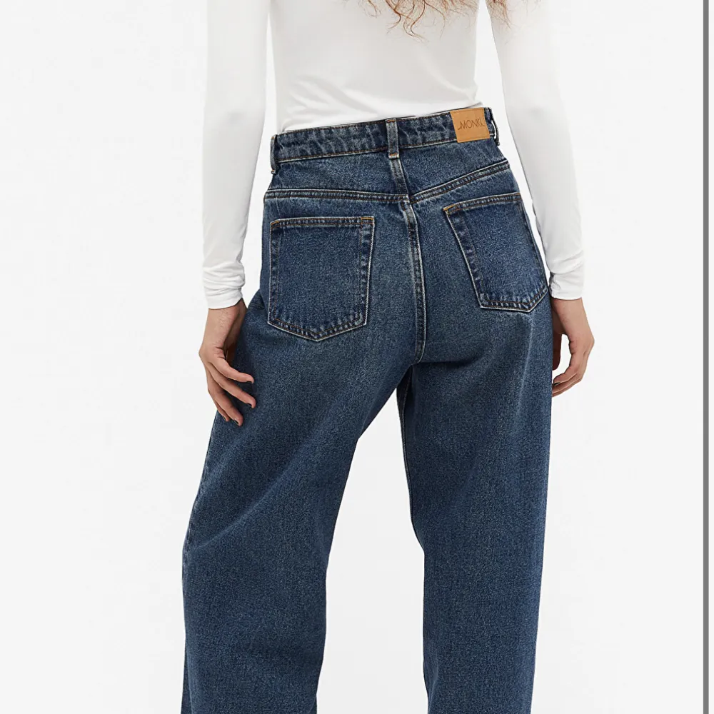 Fina monki jeans i bra sick! ☺️  Säljer för 280. Lite osäker på storleken men det står 26, passar mig som oftast har S/M. 🤗 Kontakta för frågor eller annat 🥰 Pris kan diskuteras . Jeans & Byxor.