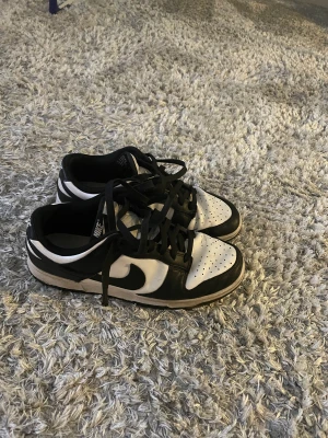 Nike dunk panda - Säljes pga inte har någon användning av dem just nu Skick mycket bra Priset är ej fast