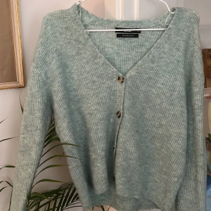 Söt blå kofta  - Storlek XS men passar en M! 🥰