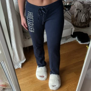 Mjukisbyxor från Hollister  - Mjukisbyxor från Hollister. 