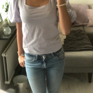 Glittrig blus  - Intressekoll på denna söta toppen. Kan sälja till ett bra pris💓
