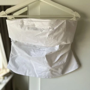 Tubtopp från Zara - Från Zara, använd 1 gång, köpt för 399kr