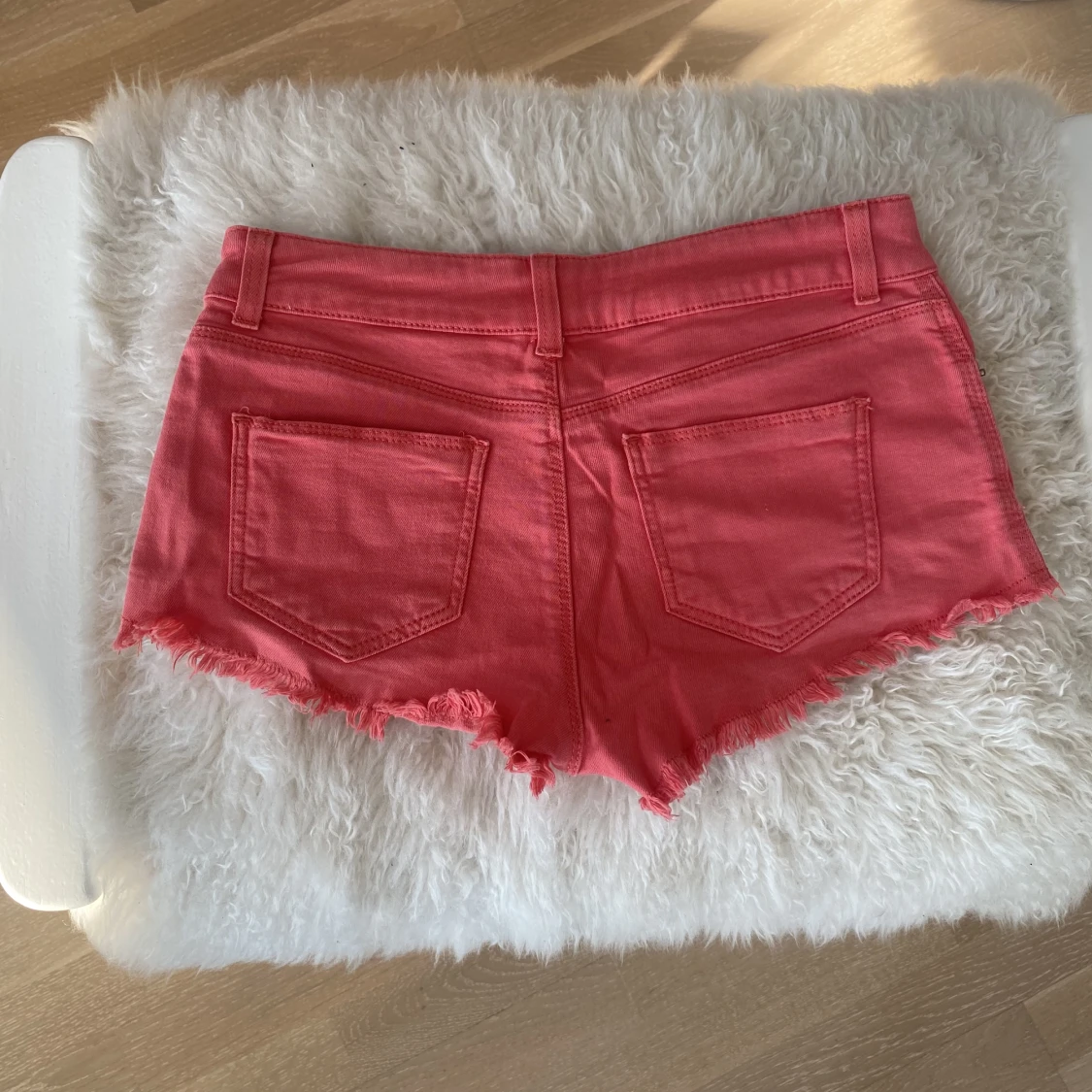Aprikosa lågmidjade jeansshorts  - 90