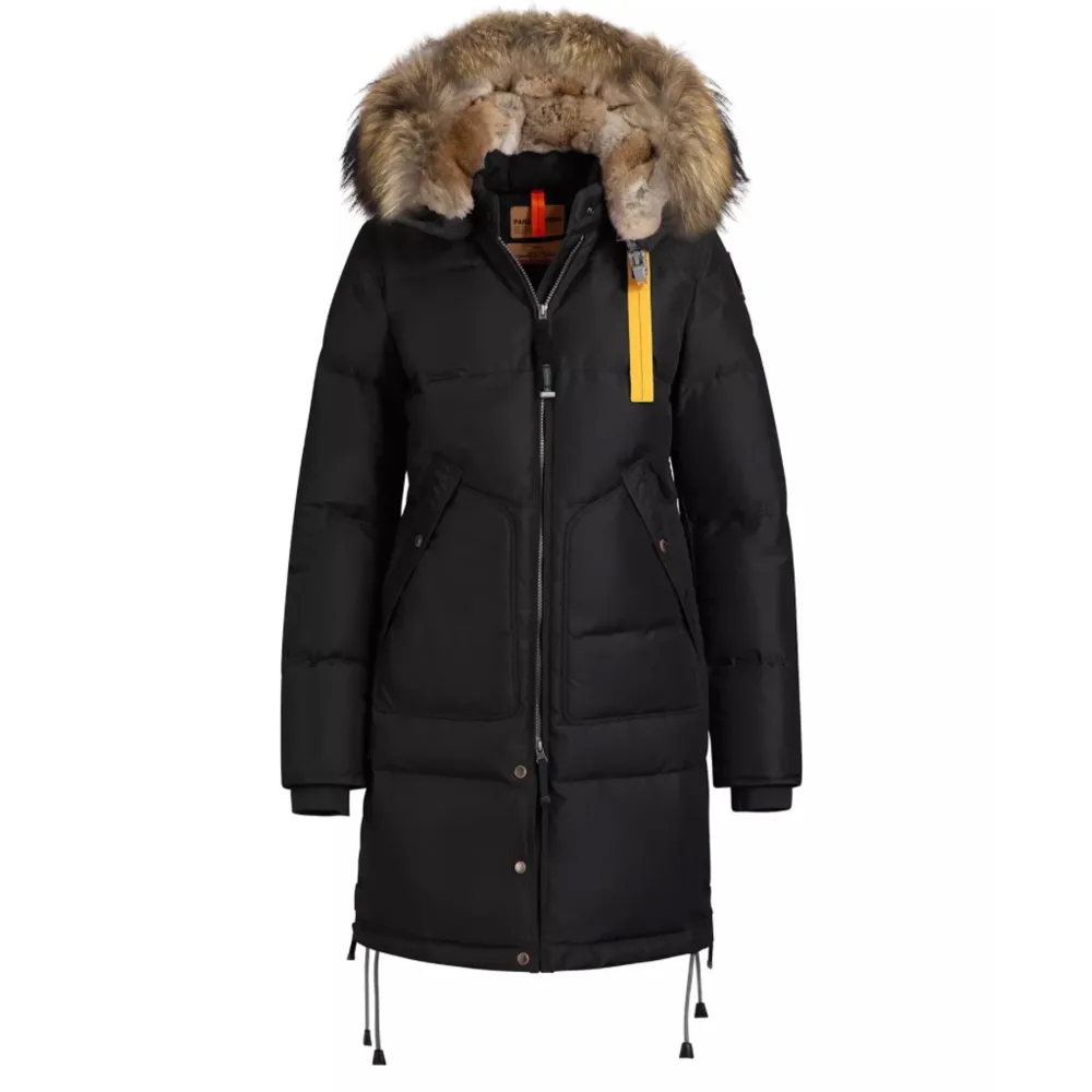 Säljer nu min Parajumpers i modellen Longbear med päls som inte längre finns att köpa. Endast använd ett fåtal gånger och är precis som ny.  Stl S.   Nypris ~ 10.499:-. Jackor.