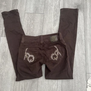 Bikbok original   S - Jätte fina bikbok originals stretch jeans i bra skick!! Köpta secondhand för 550kr 💕💕💕 Betala via Swish, kund står för frakt  Mötas : Linköping, borensberg, Motala💕💕