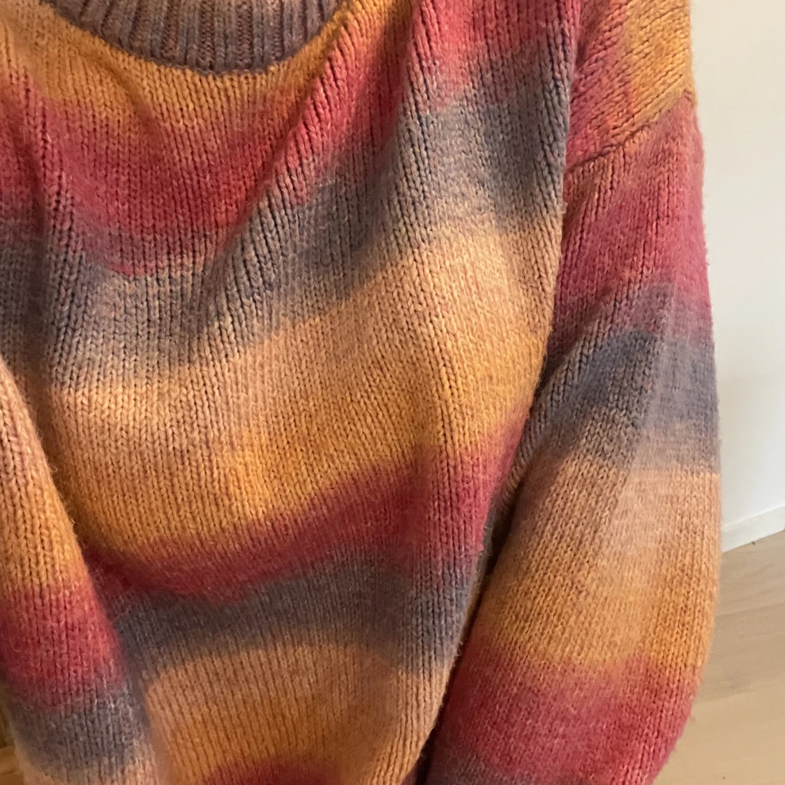 Färgglad tröja  - 90