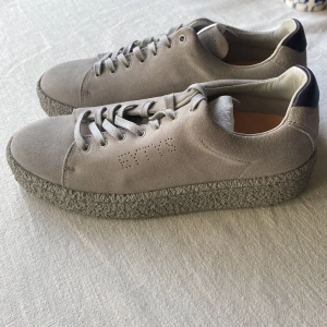 Eytys sneakers  - Skälet mina helt nya eytys i strl 37  
