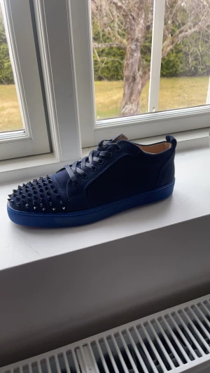 Christian Louboutin  - Säljer dessa då dom inte kommer till någon större användning… vid snabbt köp kan jag tänka mig att gå ner i pris