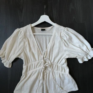 Blus/Topp - En blus från Gina Tricot