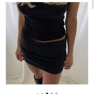 Har en ny aldrig använd kjol från Ahloba i storlek S, söker någon som vill byta min kjol med en i storlek M💗