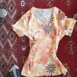 Baby tee t.shirt - I mycket bra skick och passar xs_ m