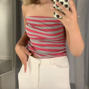 Bandeau topp - Bandeau topp köpt här på sellpy men org. Från hm☺️