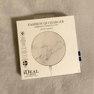 Laddare - Laddplatta från Ideal of Sweden. Använd men ser ut som ny då det inte var min grej. Alla delar finns och funkar som den ska. Nypris 500kr